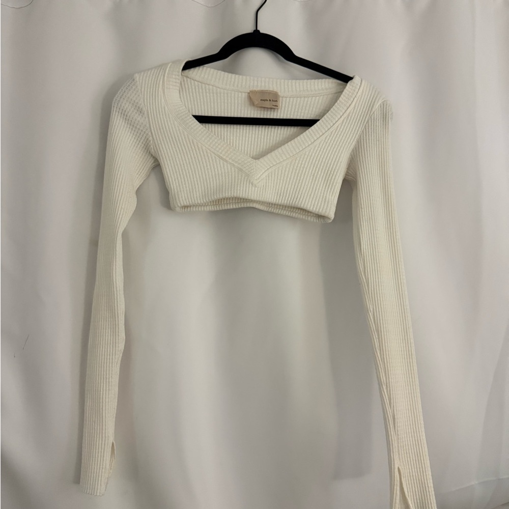 Staple and hue cropped v neck